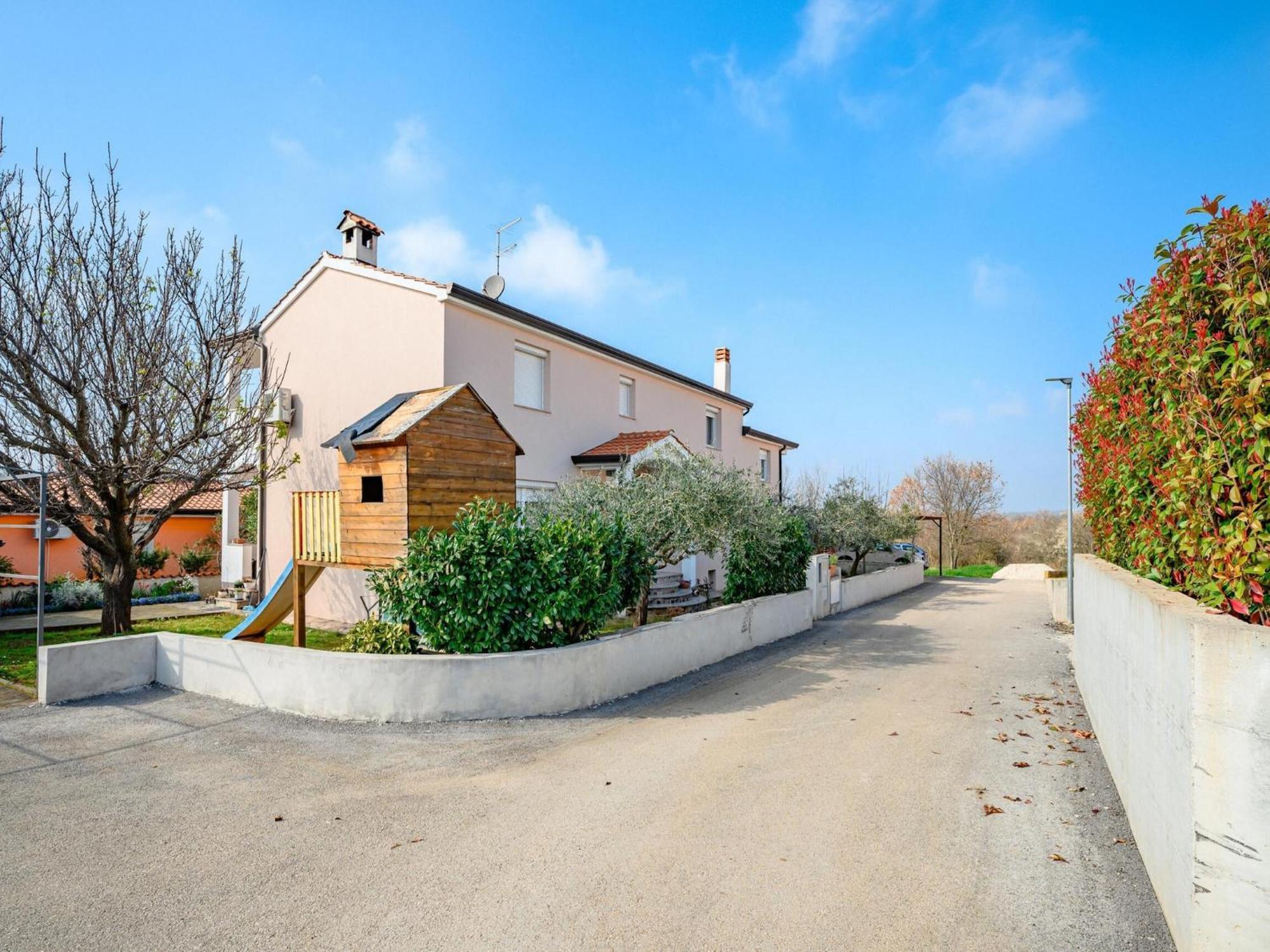 Beautiful With Parking Space Apartment Poreč