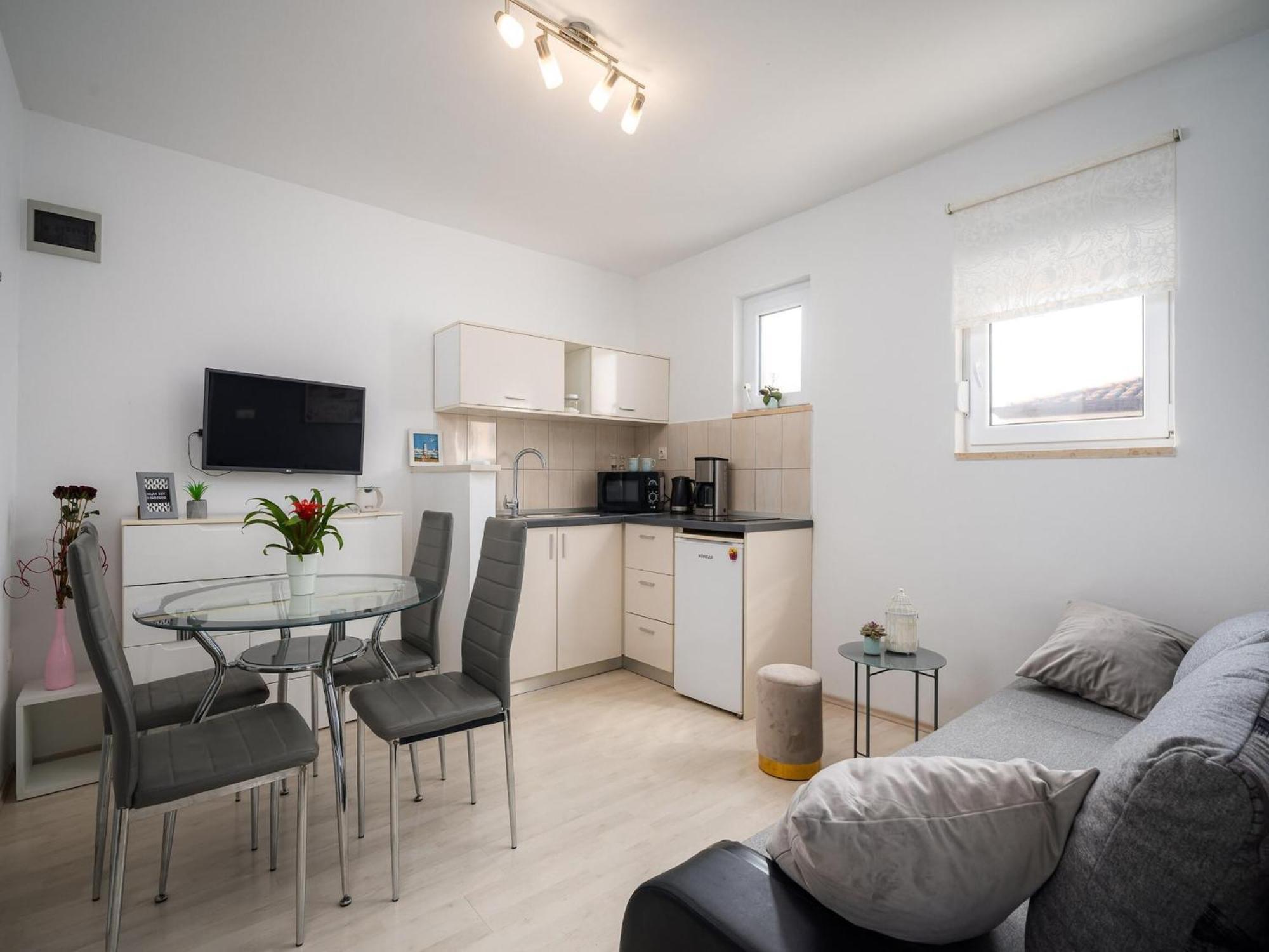 Apartment Beautiful With Parking Space